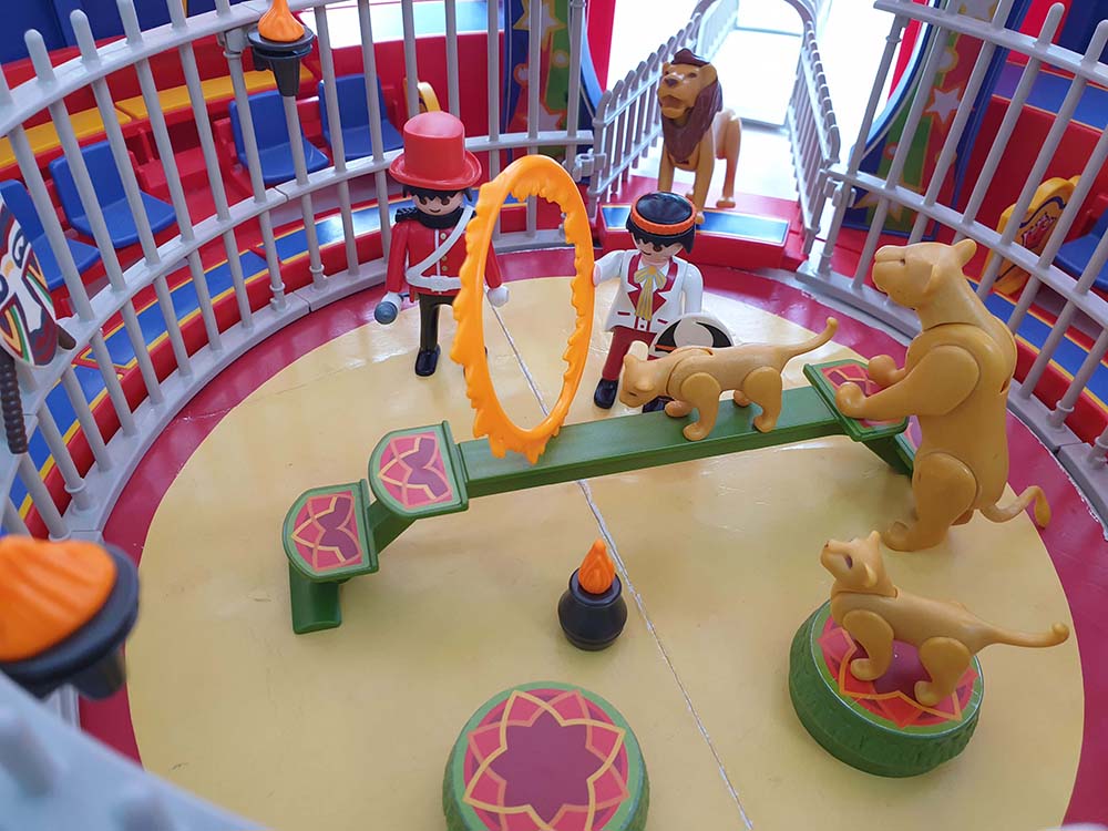 Playmobil 4230 Circus met de 4233 Leeuwenact en 4237 Hondenact