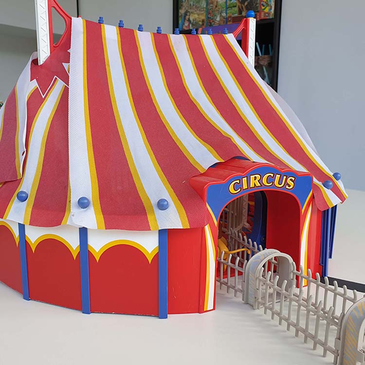 Playmobil 4230 Circus met de 4233 Leeuwenact en 4237 Hondenact