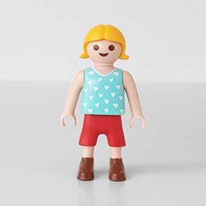 Playmobil Kind Meisje Korte Broek Rood Paars – Aardige Floor