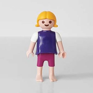 Playmobil Kind Meisje Korte Broek Rood Paars – Schattige Julie