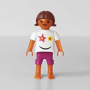Playmobil Kind Meisje Korte Broek Rood Paars – Voorbeeldige Zoë