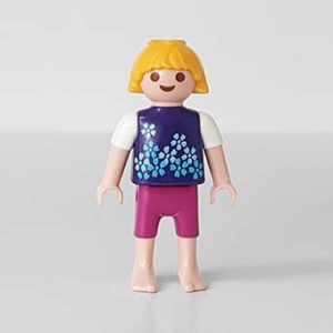 Playmobil Kind Meisje Korte Broek Rood Paars – Stoere Charlie
