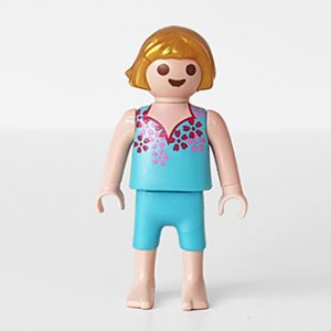 Playmobil Kind Meisje Korte Broek Blauw – Schattige Emma