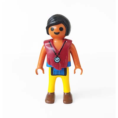 Playmobil Kind Jongen Lange Broek Rood Geel – Stoere Jens