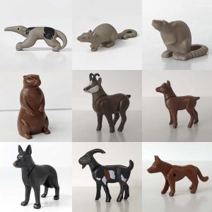 Miereneter, Rat, Steenbok, Wolf, Grote zwarte Hond, Bever zittend