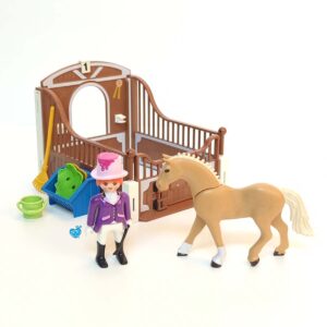 Paardrijdster Met Paardenbox