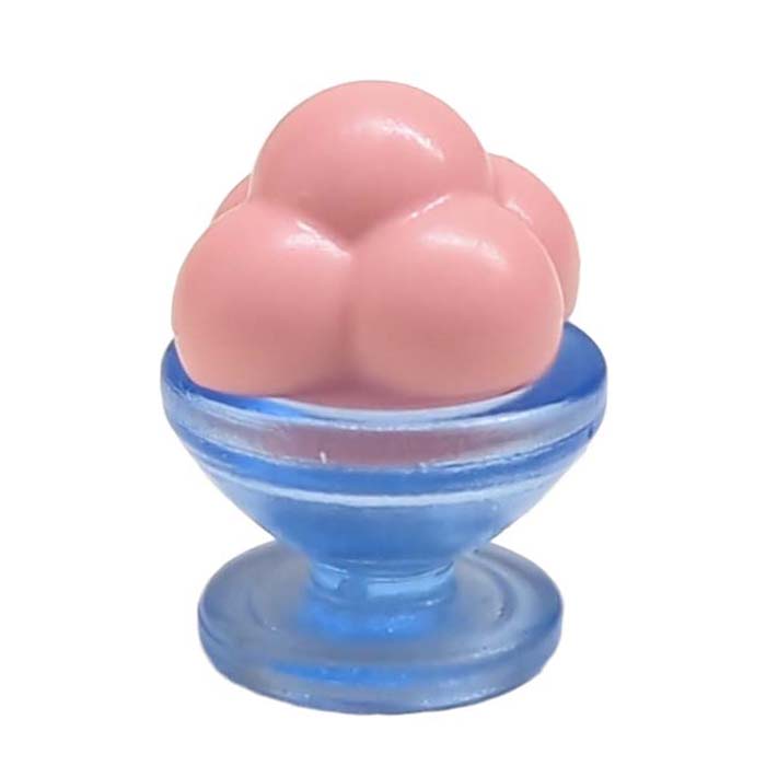 8410 IJsbolletje Aardbei met blauw schaaltje