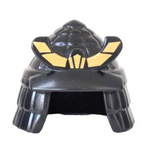 Playmobil THOUGHT: The user wants to translate a Playmobil product name from English to Dutch. The original text is: "Helmet of samurai (conical, with scales)". I need to translate each part of the phrase. "Helmet" -> "Helm" "of samurai" -> "van samoerai" (or "Samoeraihelm" which is more concise and common) "conical" -> "conisch" "with scales" -> "met schubben" Let's consider the options for the main part: 1. "Helm van samoerai" - literal, correct. 2. "Samoeraihelm" - more natural compound noun. This is usually preferred for Playmobil as they often have descriptive names. Now for the parenthetical description: "(conical, with scales)" This describes the *type* of helmet. If I use "Samoeraihelm", the description would naturally follow. "Samoeraihelm (conisch, met schubben)" - This sounds very natural for a Playmobil part description. If I use "Helm van samoerai": "Helm van samoerai (conisch, met schubben)" - Also correct. Given the typical Playmobil naming convention, a more direct and descriptive name is common. "Samoeraihelm" fits this well. Let's check the adjectives: "conical" -> "conisch" (correct) "with scales" -> "met schubben" (correct) So, "Samoeraihelm (conisch, met schubben)" seems like the best translation, maintaining the structure and meaning, and sounding natural in Dutch for a product name. The instruction says "Geef alleen de vertaalde naam terug, zonder uitleg of markdown." So my final output should be just the translated text.Samoeraihelm (conisch, met schubben)
